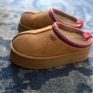 UGG tazz platform size 7